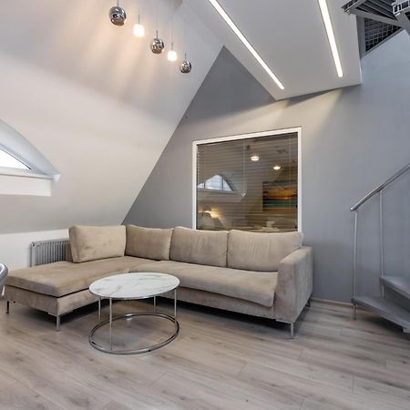 Penthouse Apartment With Terrace Riga Exterior photo